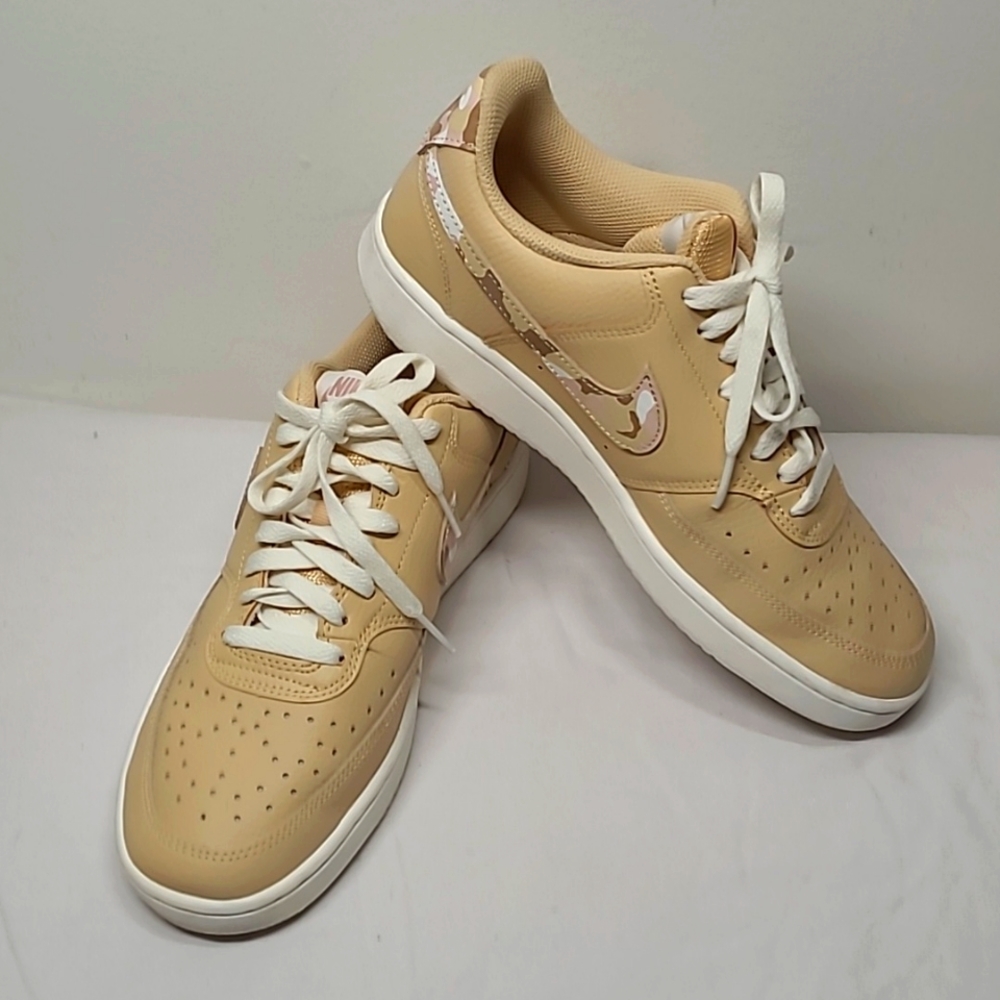 Nike Women's Beige Sneakers with White Soles